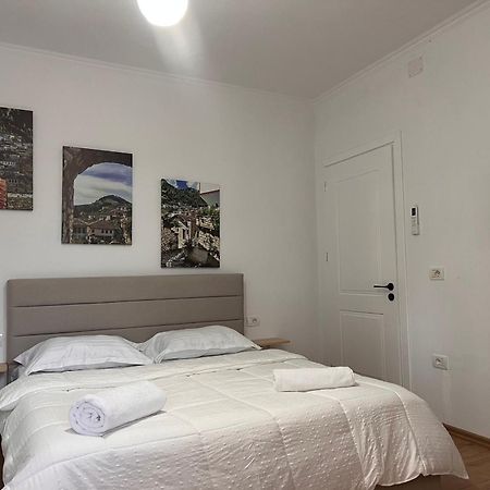 Hotel Villa Edis Berat Extérieur photo