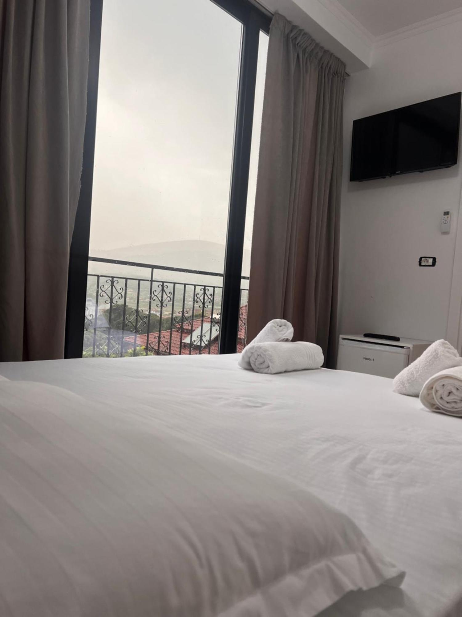 Hotel Villa Edis Berat Extérieur photo